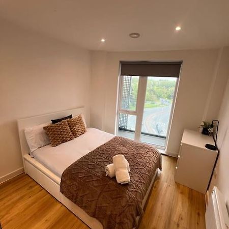 2 Bed Corner Apartment With Gym Manchester Exterior foto