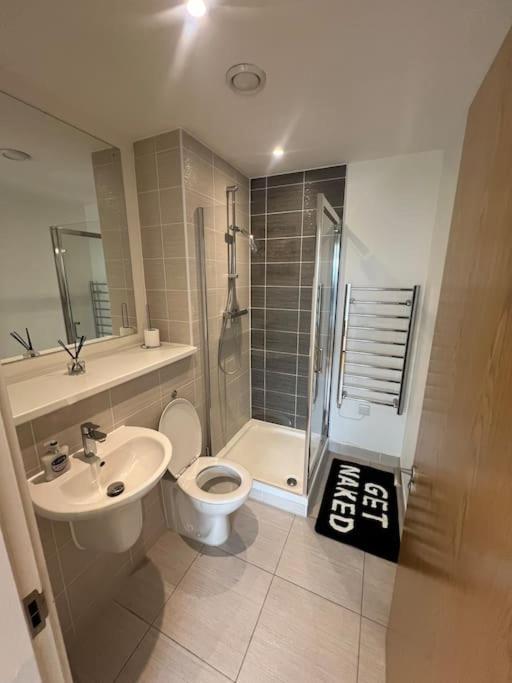 2 Bed Corner Apartment With Gym Manchester Exterior foto